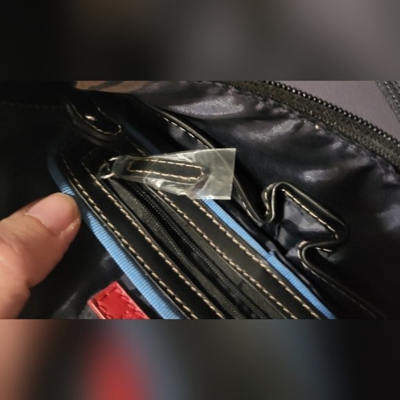 Tommy Hilfiger- NWOT- Black/White Logo, Leather Hobo Shoulder Bag - Picture 6 of 8